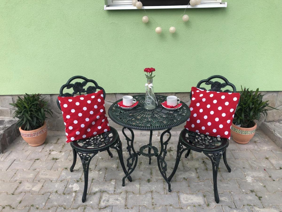 Vila Viktoria Stola Luaran gambar