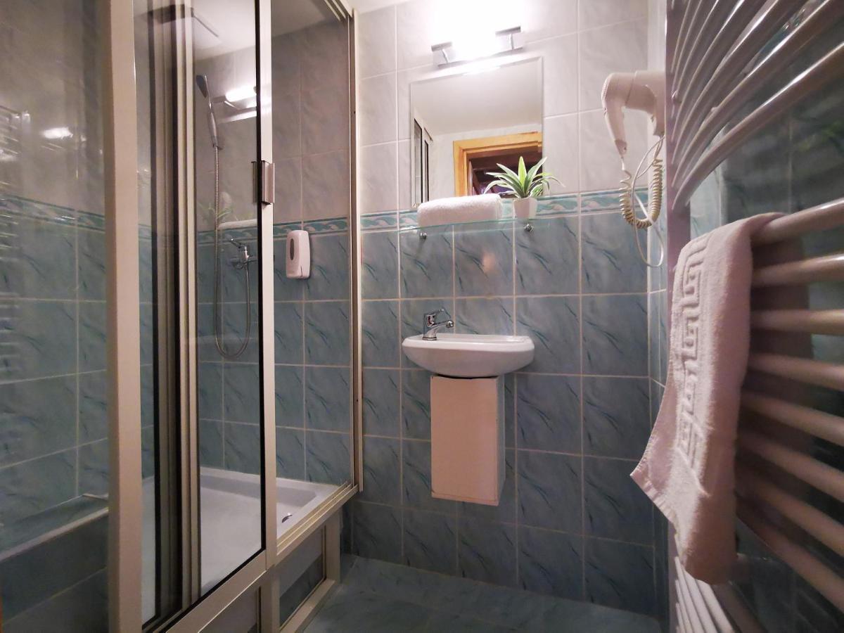 Vila Viktoria Stola Luaran gambar